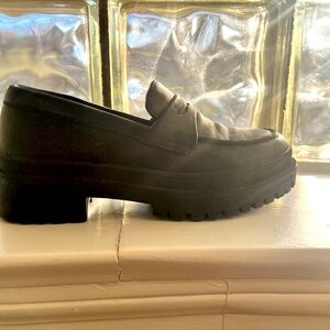 Portland Leather Patina Zoe Black Chunky Platform Loafers 6 cute comfy EUC
